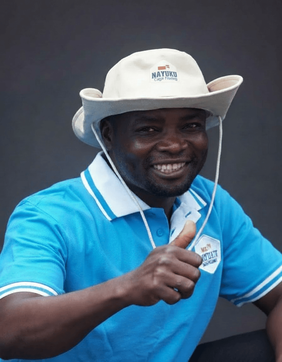 Teamlead Cage Feeding team member